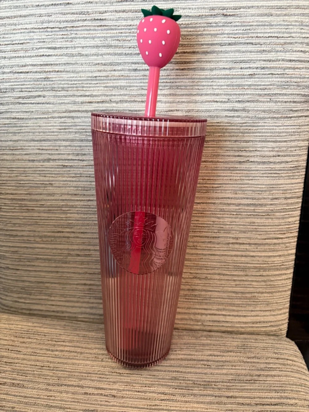 STARBUCKS PINK DRINK COLLECTION STRAWBERRY COLD CUP